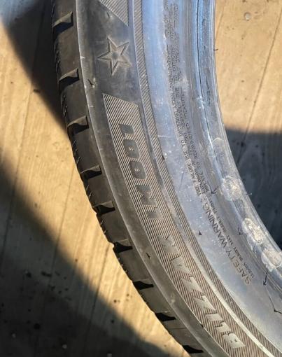 Bridgestone Blizzak LM-001 285/45 R21