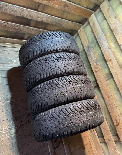 Nokian Tyres Hakkapeliitta 8 215/60 R16