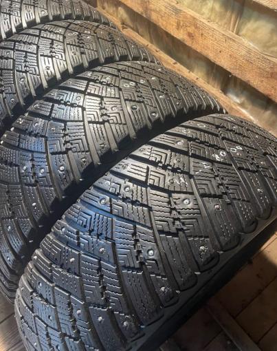 Goodyear UltraGrip Ice Arctic SUV 215/60 R17