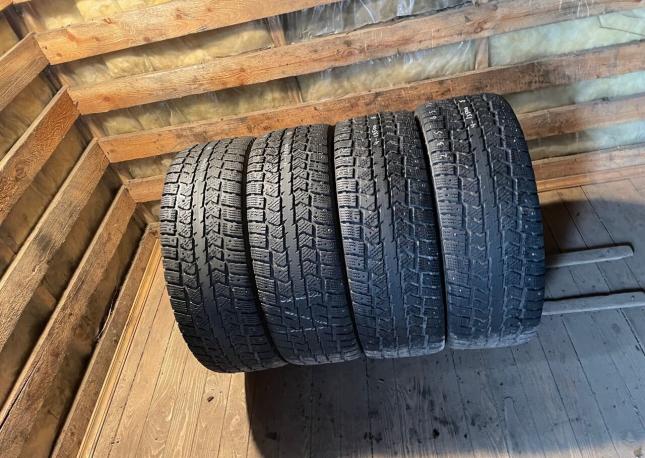 Viatti Vettore Inverno V-524 235/65 R16C