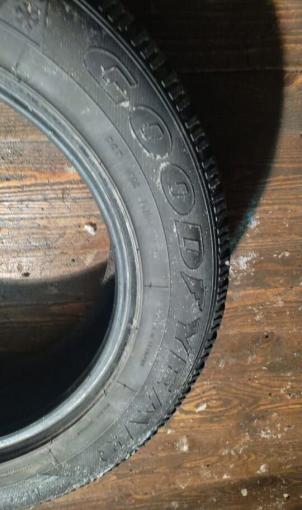 Goodyear UltraGrip 500 225/65 R17