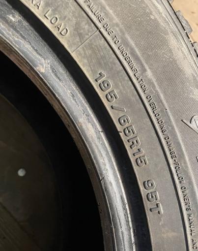 Dunlop SP Winter Ice 01 195/65 R15