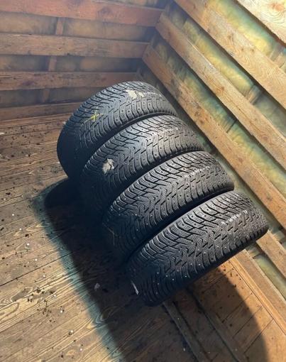 Nokian Tyres Hakkapeliitta 8 215/60 R16