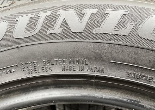 Dunlop Winter Maxx SJ8 215/70 R16