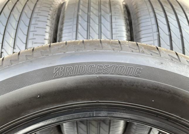 Bridgestone Turanza T005 215/55 R17