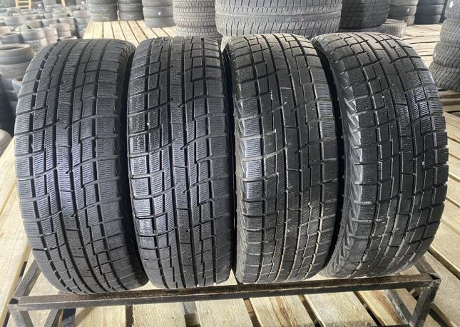 Yokohama Ice Guard IG30 215/60 R16