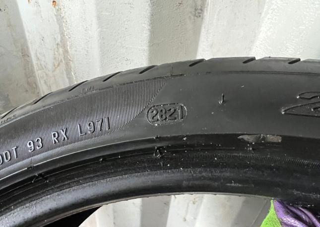 Pirelli P Zero 255/35 R20