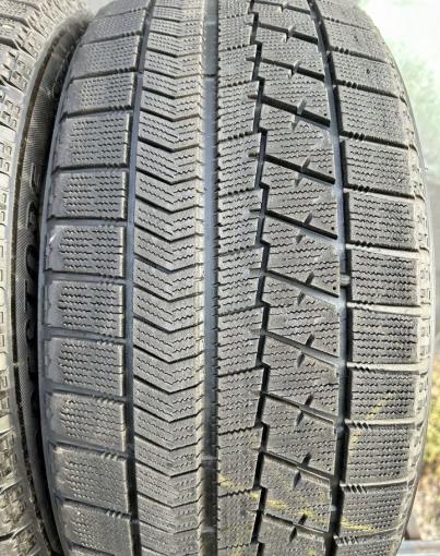 Bridgestone Blizzak VRX 215/50 R17