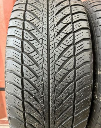 Goodyear UltraGrip 8 225/55 R17