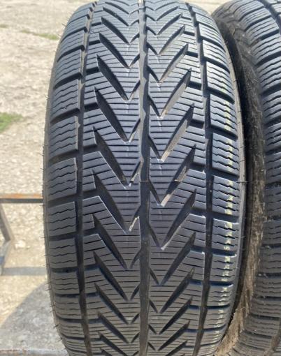 Vredestein Winter TX 215/60 R16