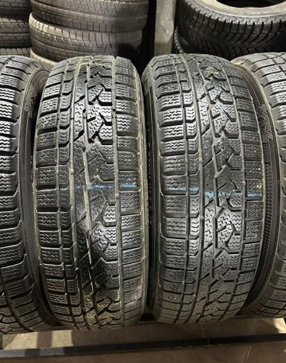 Kumho I&#39;Zen RV KC15 215/70 R16