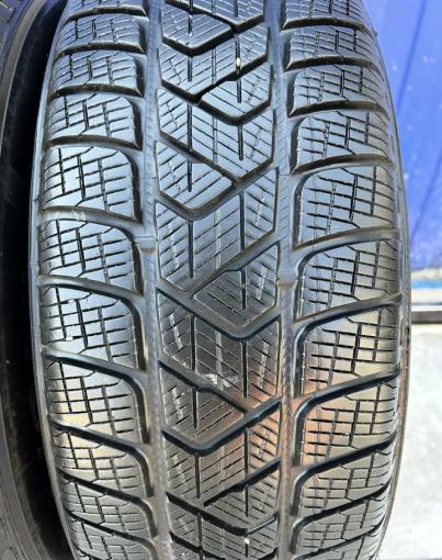 Pirelli Scorpion Winter 215/70 R16