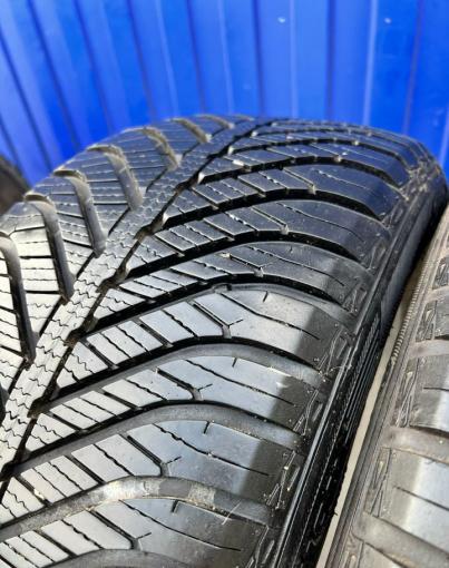 Goodyear Vector 4Seasons 225/45 R17