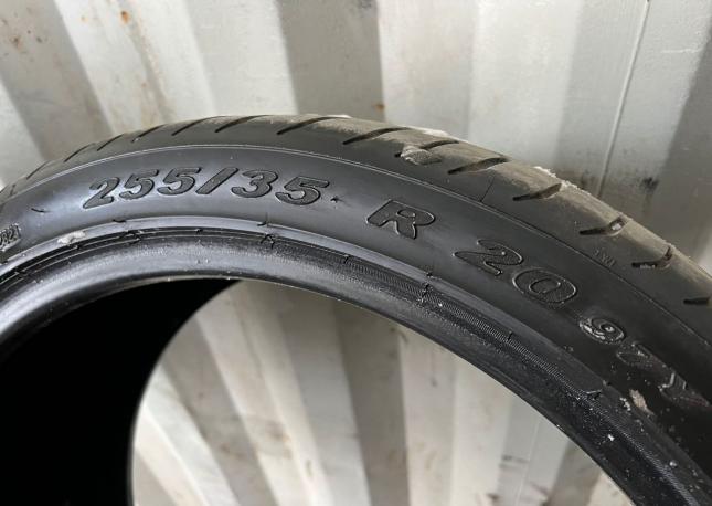 Pirelli P Zero 255/35 R20