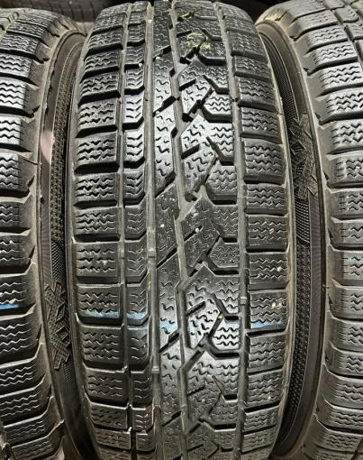 Kumho I&#39;Zen RV KC15 215/70 R16