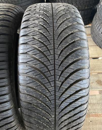 Goodyear Vector 4Seasons 235/55 R17