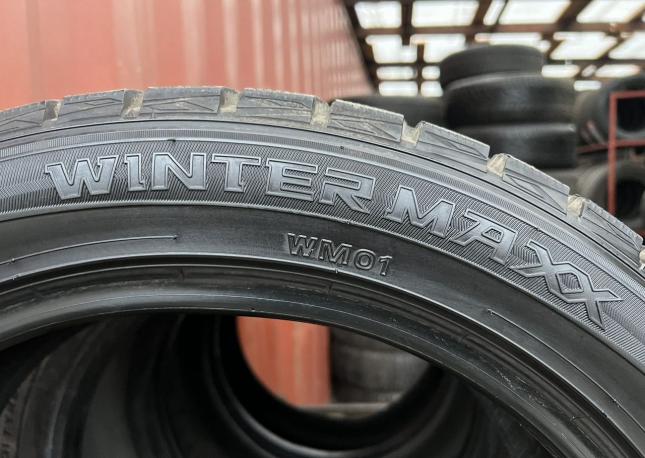 Dunlop Winter Maxx WM01 215/50 R17