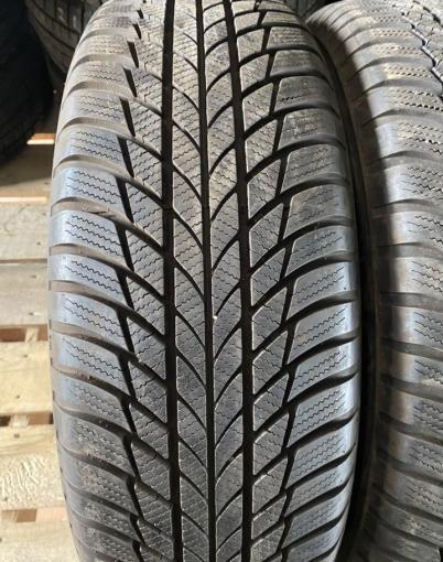 Bridgestone Blizzak LM-001 215/65 R17