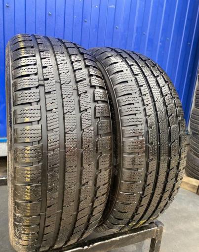 Kumho I&#39;Zen KW27 215/55 R17