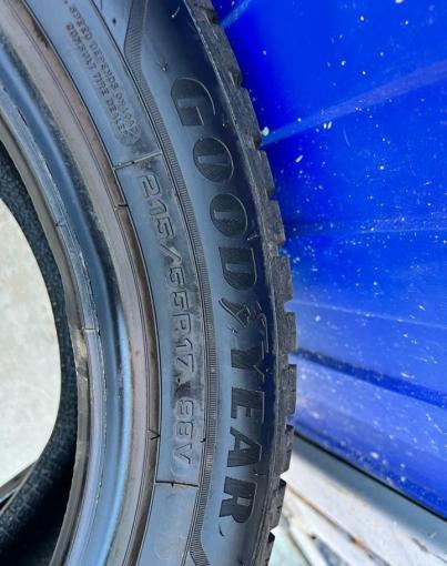 Goodyear EfficientGrip Performance 215/55 R17