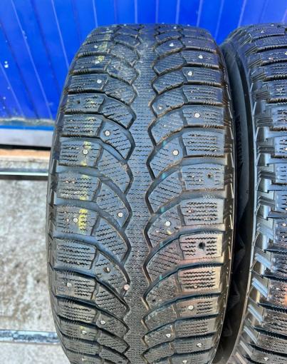 Bridgestone Blizzak Spike-01 205/60 R16