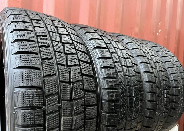 Dunlop Winter Maxx WM01 215/50 R17