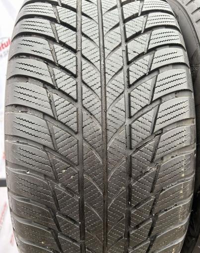Bridgestone Blizzak LM-001 225/50 R18
