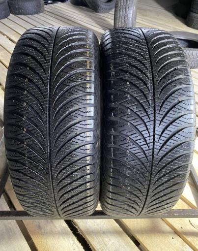 Goodyear Vector 4Seasons 215/55 R17