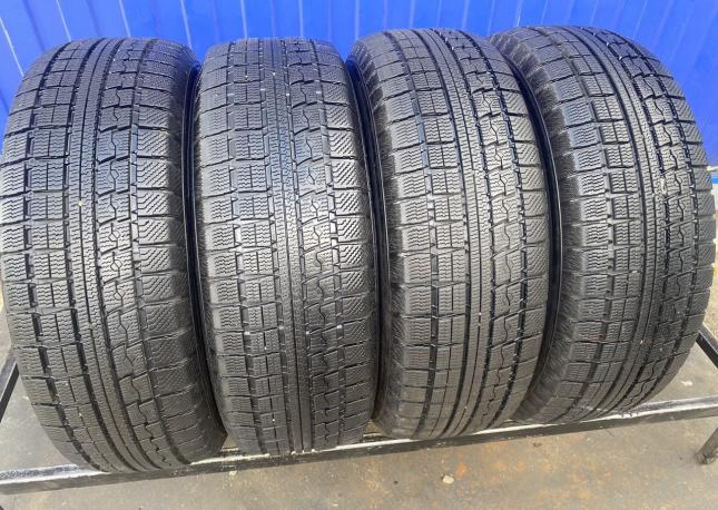 Toyo Winter Tranpath MK4a 215/65 R16