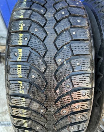 Bridgestone Blizzak Spike-01 205/55 R16