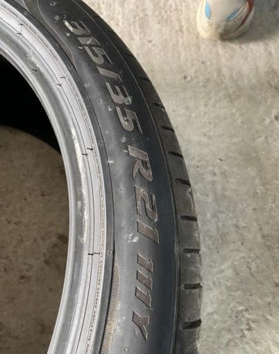 Pirelli P Zero PZ4 315/35 R21