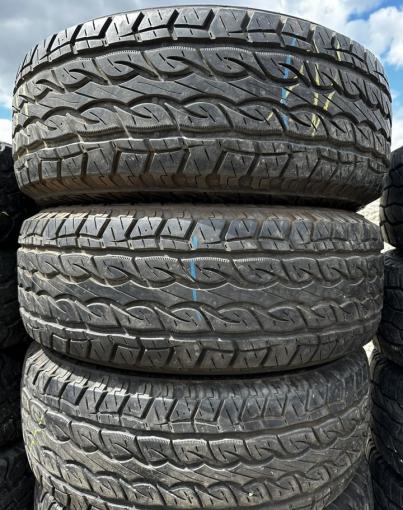 Kumho Road Venture AT61 285/70 R17