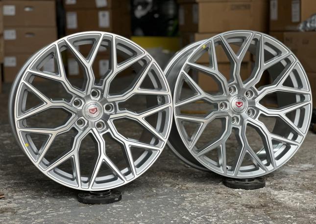 Диски Vossen hf2 Silver 5/114.3 R18