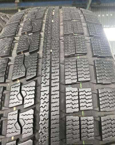 Toyo Winter Tranpath MK4a 225/60 R17