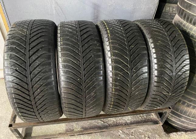 Goodyear Vector 4Seasons 225/45 R17