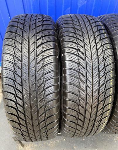 Bridgestone Blizzak LM-001 215/65 R17