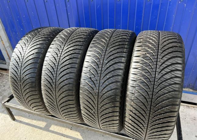 Goodyear Vector 4Seasons Gen-2 SUV 235/50 R18