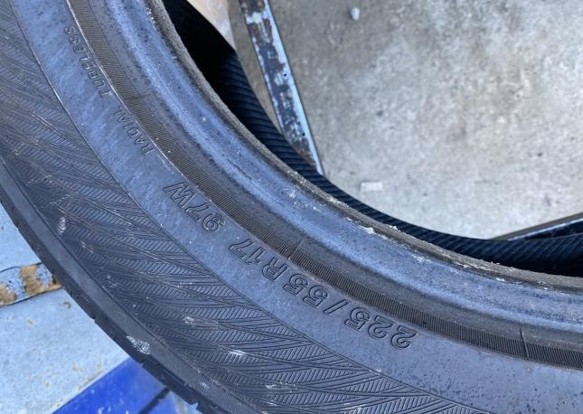 Yokohama Advan dB V552 225/55 R17 97W