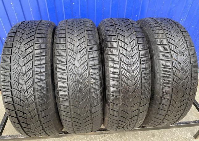 Goodyear UltraGrip Performance Gen-1 215/65 R17