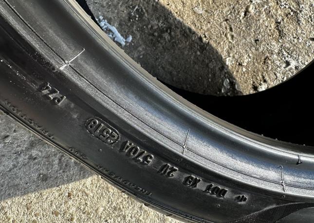 Pirelli P Zero PZ4 325/30 R23 Y