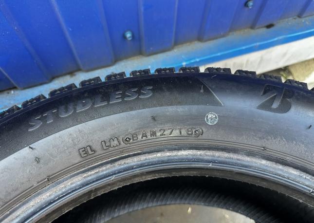 Bridgestone Blizzak VRX2 215/55 R17 94Q