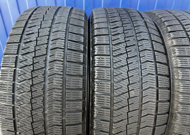 Bridgestone Blizzak VRX2 215/55 R17 94Q