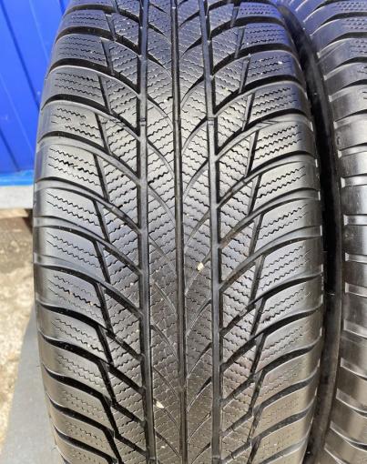 Bridgestone Blizzak LM-001 215/65 R17