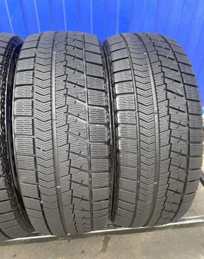 Bridgestone Blizzak VRX 215/55 R17