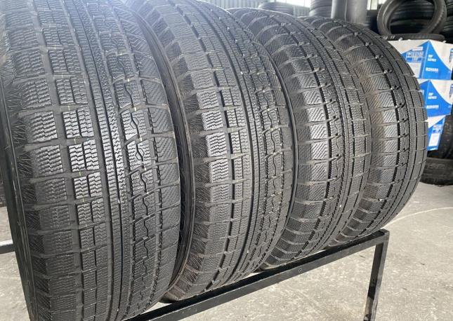 Toyo Winter Tranpath MK4a 225/60 R17