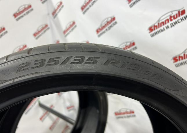 Pirelli P Zero PZ4 235/35 R19