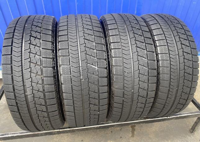 Bridgestone Blizzak VRX 215/55 R17