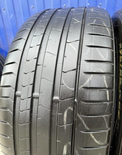 Pirelli P Zero PZ4 275/35 R22