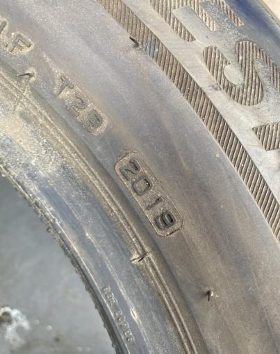 Bridgestone Blizzak LM-001 215/65 R17