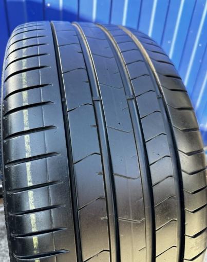 Pirelli P Zero PZ4 255/35 R19 96Y